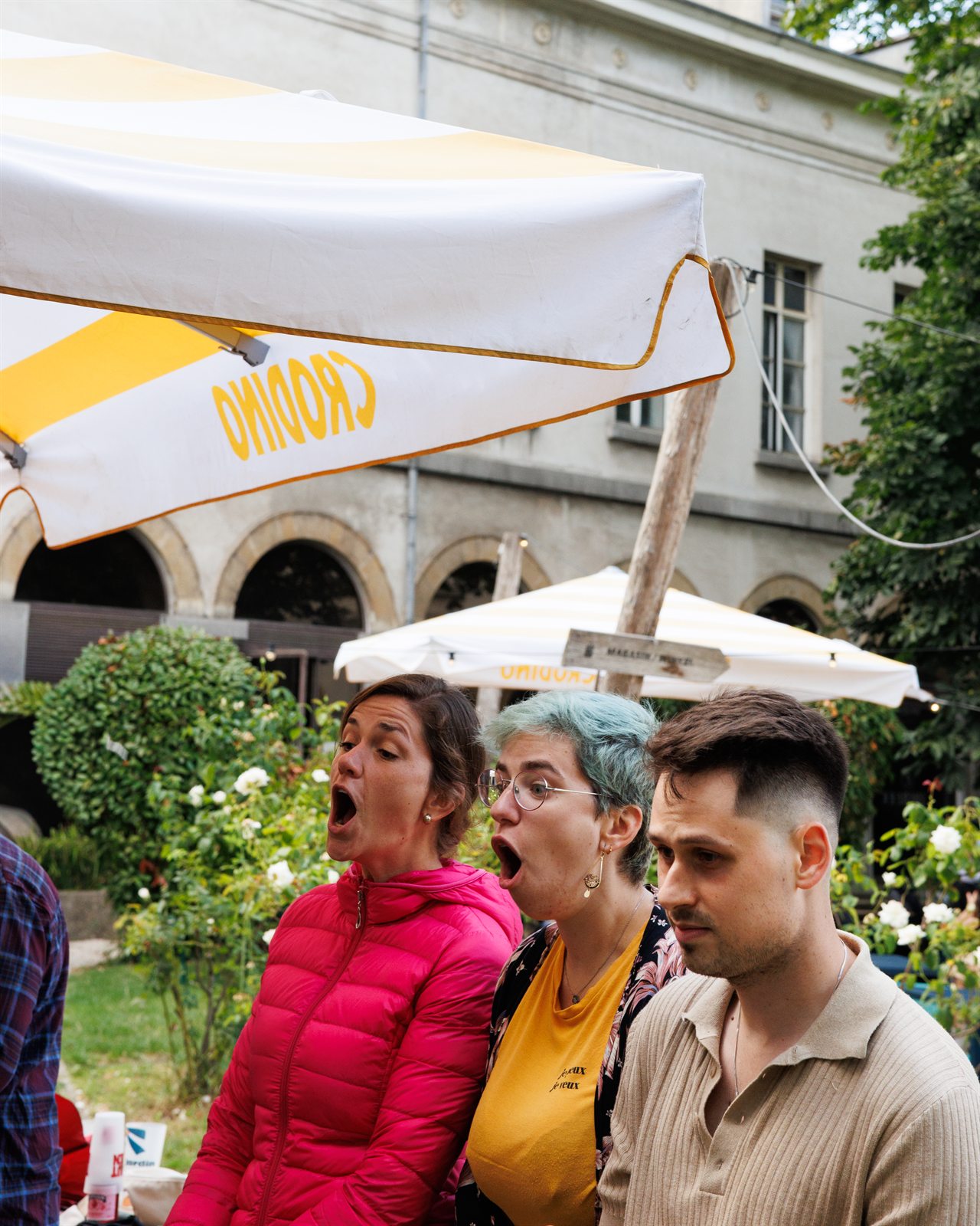 Partie de molkky, joueurs et spectateurs