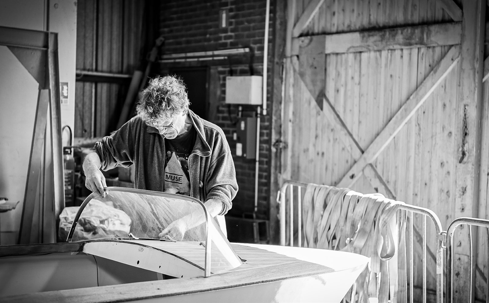 Chantier naval de Rouen : le hangar, les outils, les charpentiers de marine